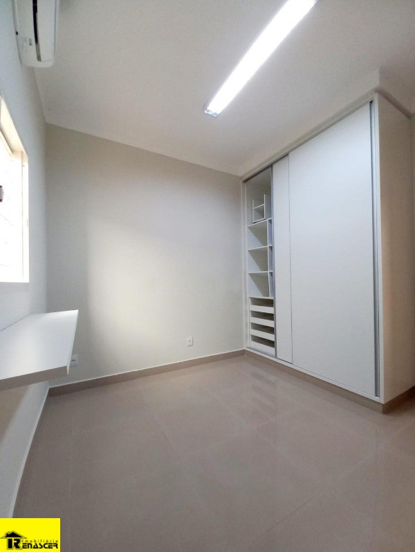 Casa com 3 quartos à venda, 200m² — foto 16 de 21