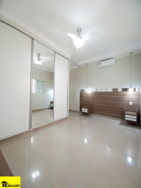 Casa com 3 quartos à venda, 200m² — foto 12 de 21