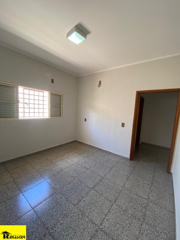 Casa com 4 quartos à venda e aluguel, 300m² — foto 14 de 22