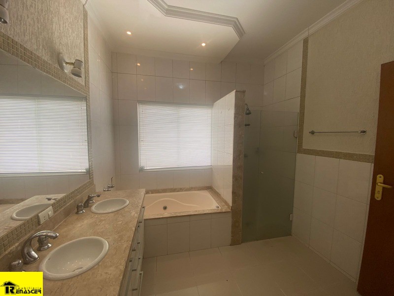 Casa de Condomínio com 3 quartos à venda e aluguel, 420m² — foto 20 de 23