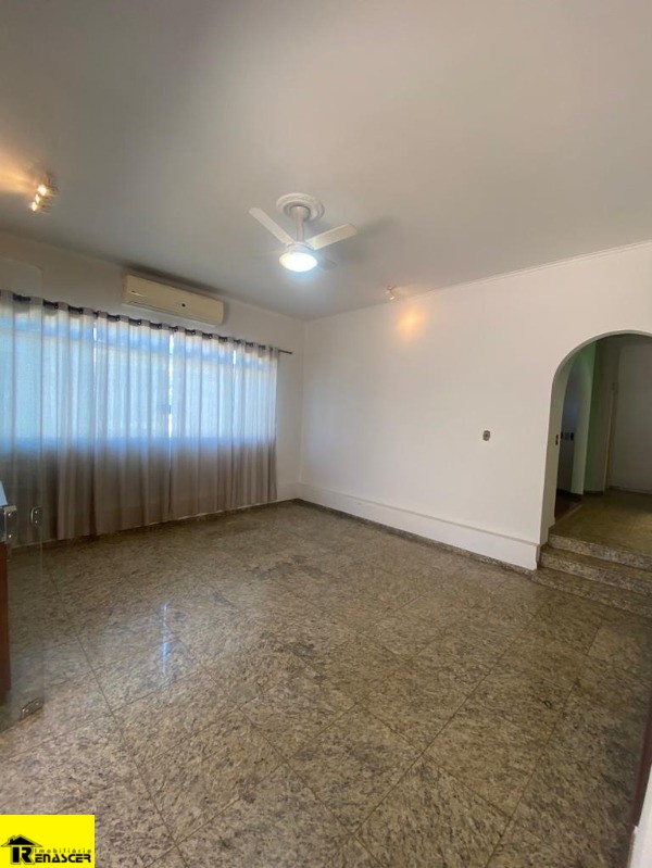 Casa com 3 quartos para aluguel, 1150m² — foto 3 de 16