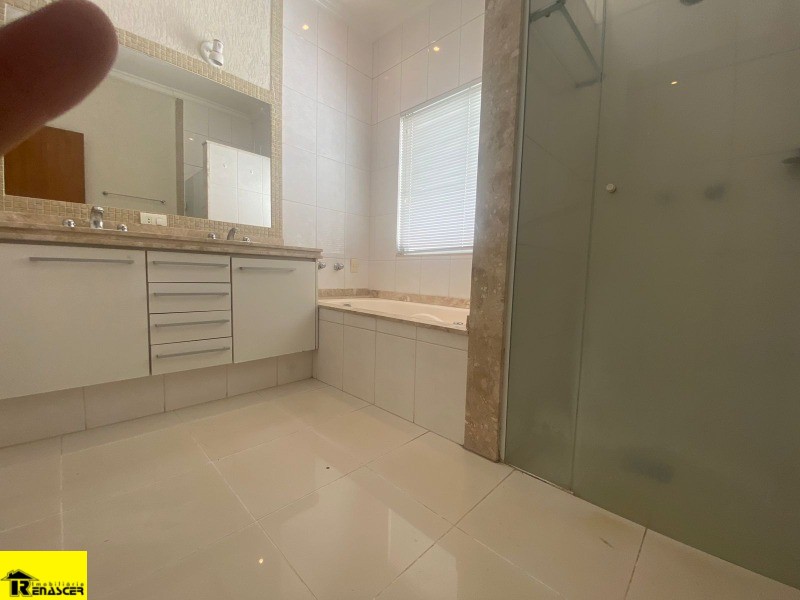 Casa de Condomínio com 3 quartos à venda e aluguel, 420m² — foto 19 de 23