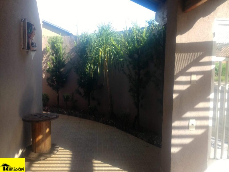 Casa com 3 quartos à venda, 202m² — foto 3 de 27