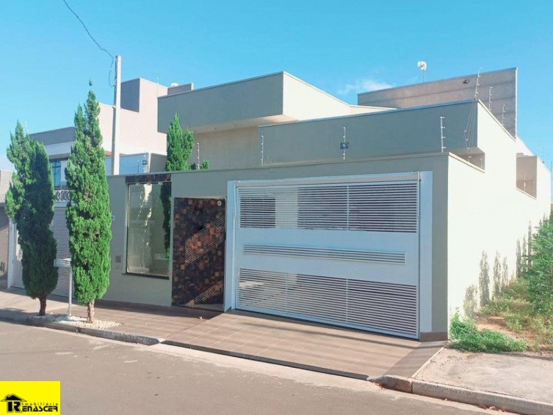 Casa com 3 quartos à venda, 200m² — foto 1 de 21