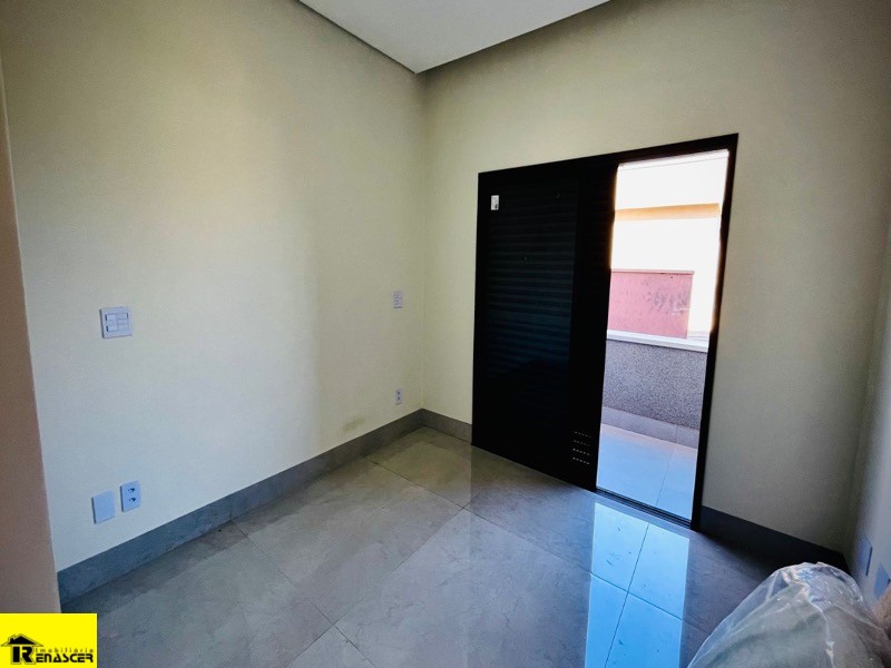 Casa de Condomínio com 3 quartos à venda, 257m² — foto 17 de 29