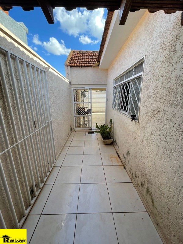 Casa com 3 quartos à venda — foto 6 de 25