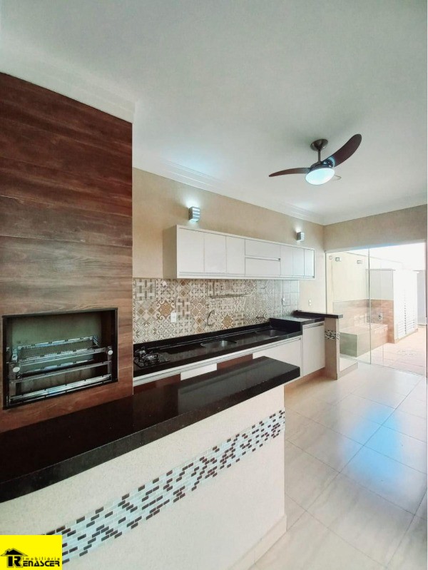 Casa com 3 quartos à venda, 200m² — foto 18 de 21