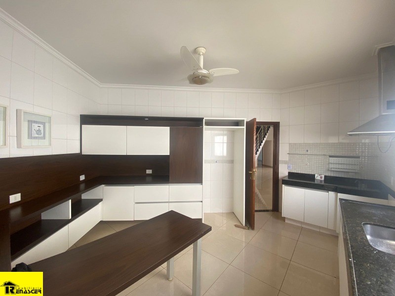Casa de Condomínio com 3 quartos à venda e aluguel, 420m² — foto 9 de 23