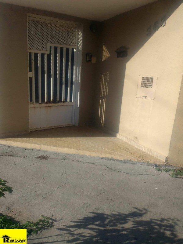 Casa com 3 quartos à venda, 202m² — foto 2 de 27