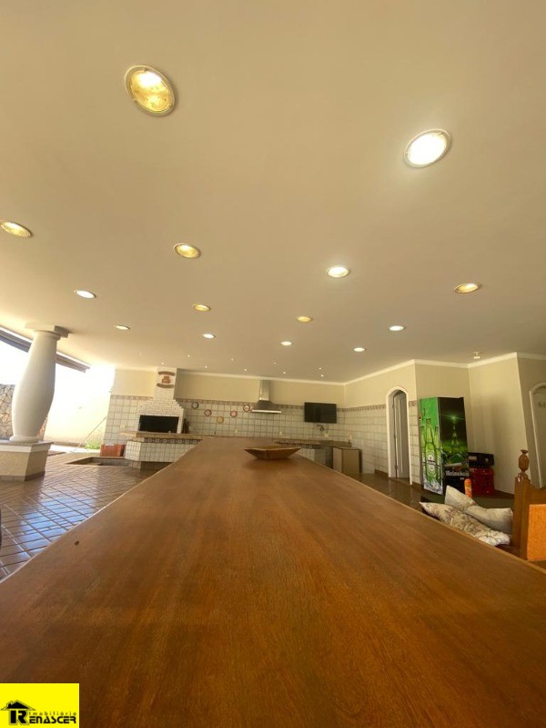 Casa com 3 quartos para aluguel, 1150m² — foto 9 de 16