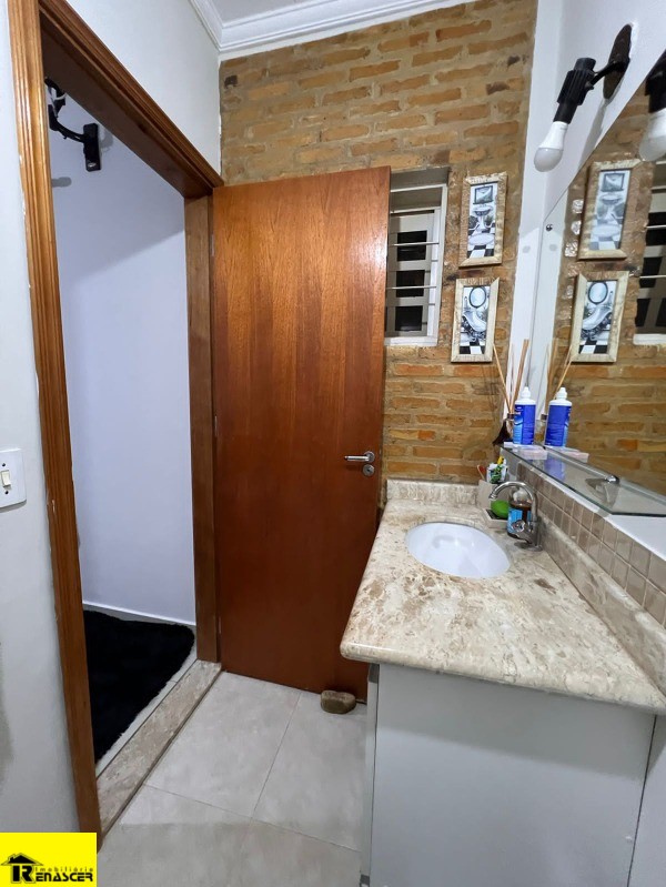 Casa com 2 quartos à venda, 200m² — foto 34 de 49