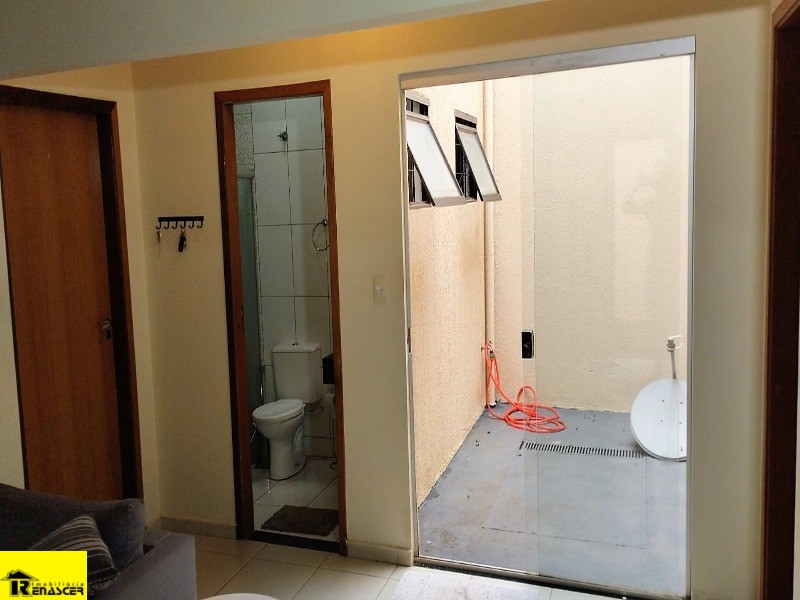 Casa com 3 quartos à venda, 200m² — foto 4 de 8