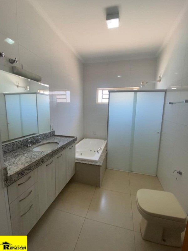 Casa com 4 quartos à venda e aluguel, 300m² — foto 15 de 22