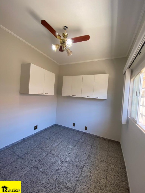 Casa com 4 quartos à venda e aluguel, 300m² — foto 19 de 22