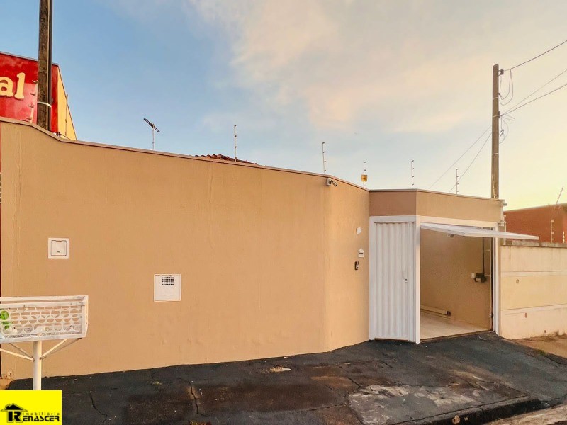 Casa com 2 quartos à venda, 200m² — foto 2 de 49
