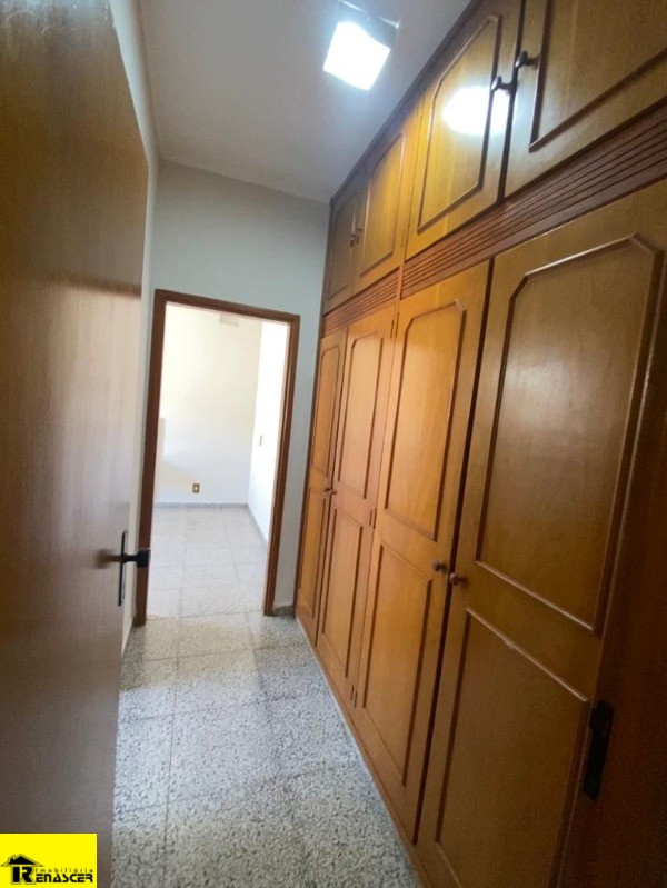 Casa com 4 quartos à venda e aluguel, 300m² — foto 11 de 22