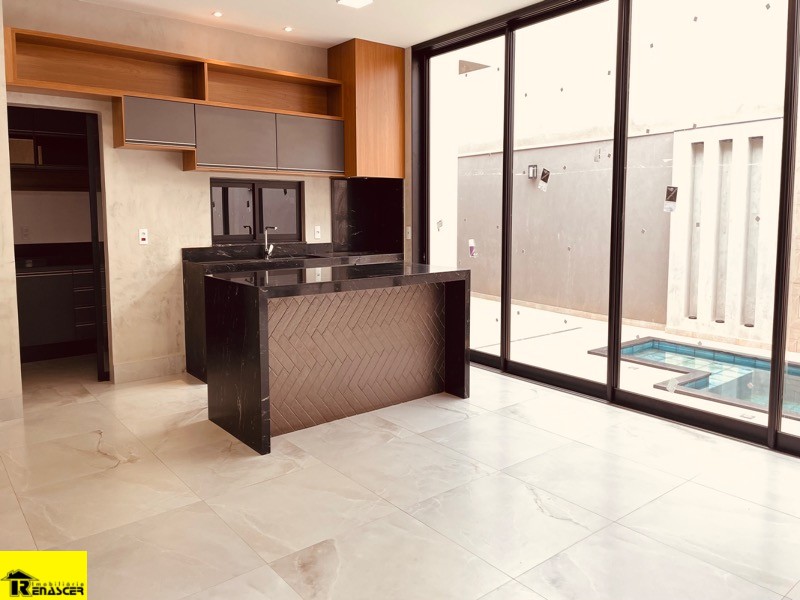 Casa de Condomínio com 3 quartos à venda, 250m² — foto 3 de 21