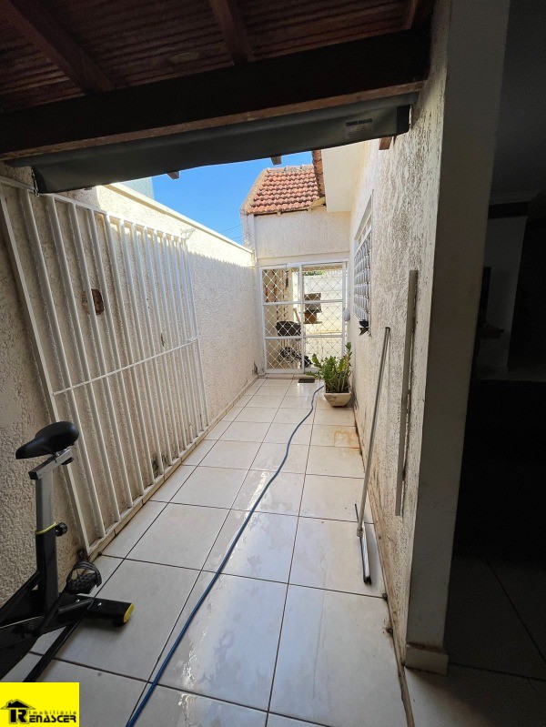 Casa com 3 quartos à venda — foto 24 de 25