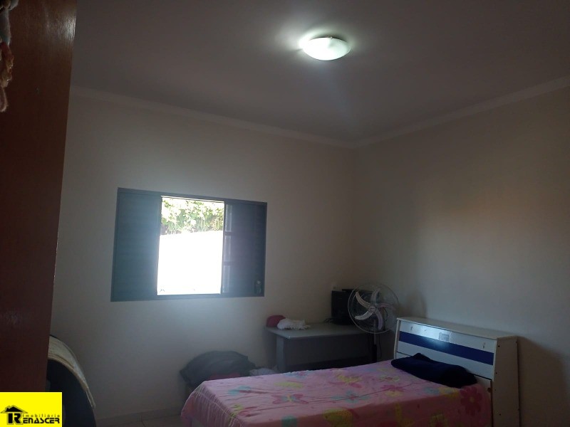 Casa com 3 quartos à venda — foto 3 de 21