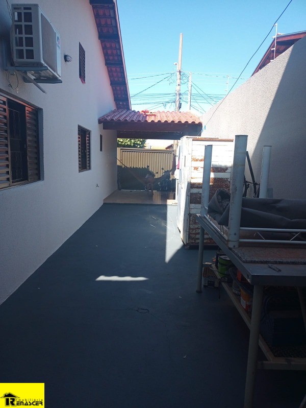 Casa com 3 quartos à venda — foto 17 de 21