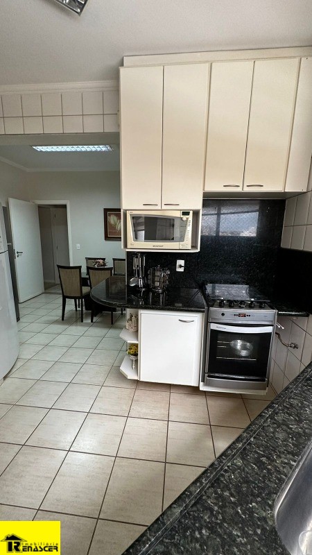 Apartamento com 3 quartos à venda, 145m² — foto 8 de 13