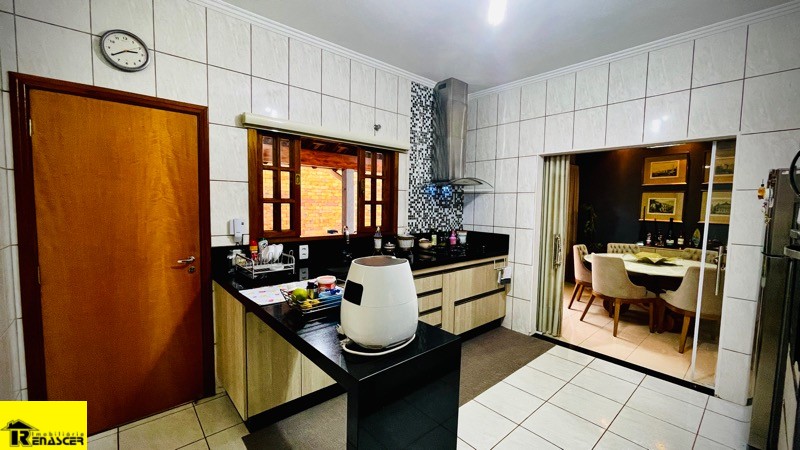 Casa com 3 quartos à venda e aluguel, 380m² — foto 9 de 28