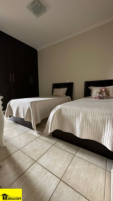 Apartamento com 3 quartos à venda, 145m² — foto 10 de 13