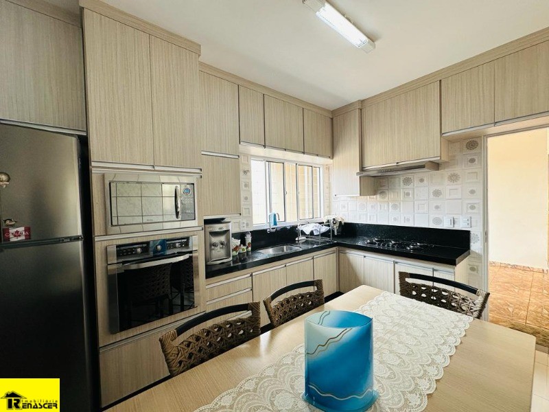 Casa com 3 quartos à venda — foto 9 de 27