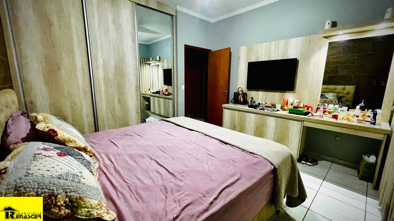 Casa com 3 quartos à venda e aluguel, 380m² — foto 22 de 28