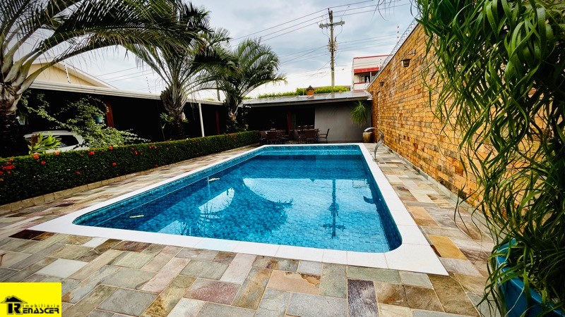 Casa com 3 quartos à venda e aluguel, 380m² — foto 1 de 28