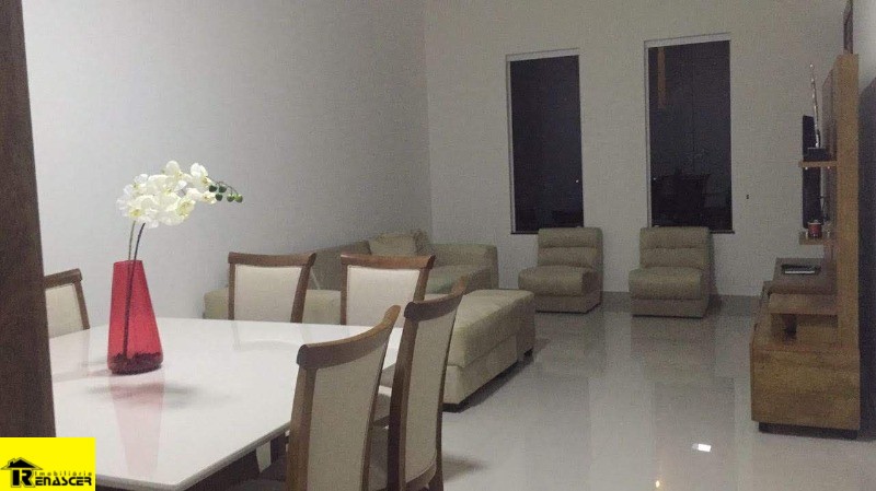 Casa com 3 quartos à venda — foto 2 de 20