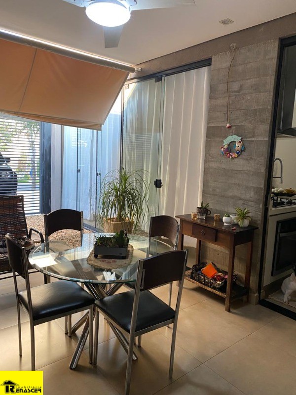 Casa de Condomínio com 3 quartos à venda — foto 8 de 27