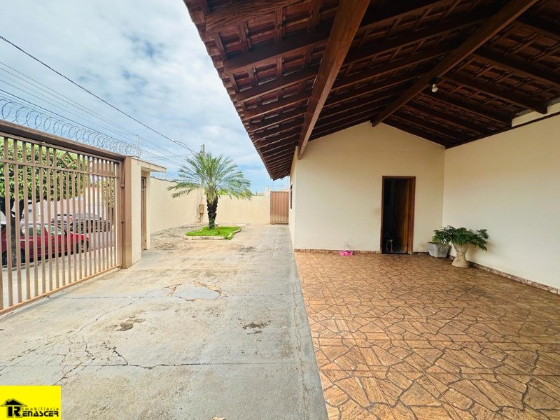 Casa com 3 quartos à venda — foto 3 de 27