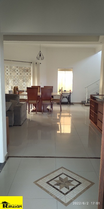 Casa de Condomínio com 3 quartos à venda — foto 3 de 35