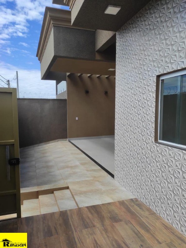 Casa com 3 quartos à venda, 120m² — foto 2 de 21