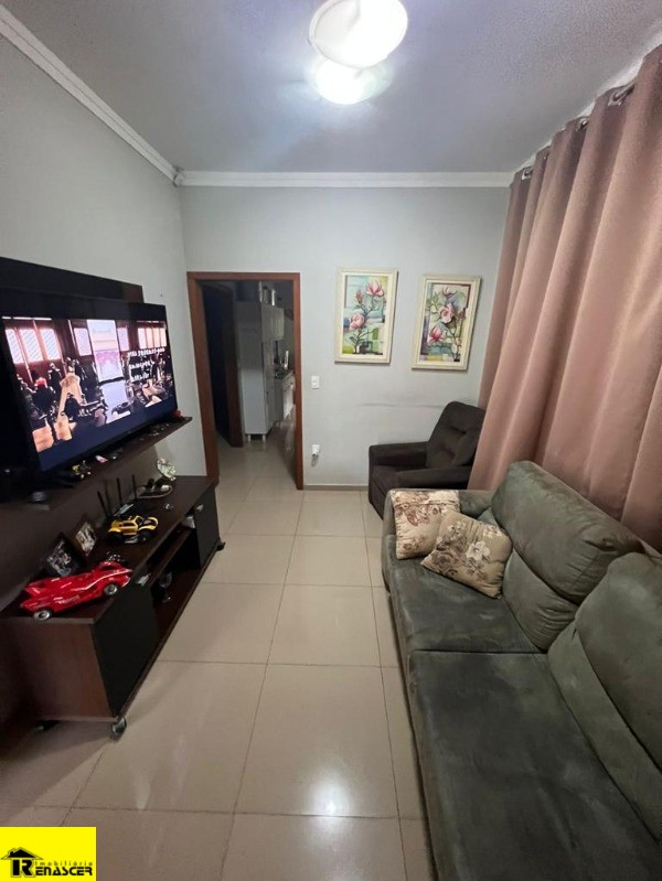 Casa com 2 quartos à venda, 150m² — foto 2 de 16