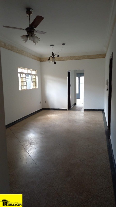 Casa com 3 quartos à venda e aluguel — foto 4 de 29