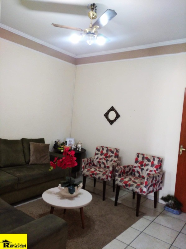 Casa com 3 quartos à venda, 111m² — foto 1 de 19