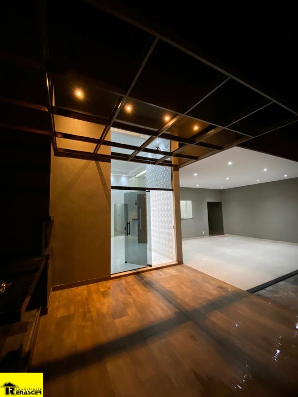 Casa com 3 quartos à venda — foto 1 de 12