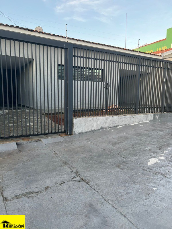 Casa com 3 quartos à venda e aluguel — foto 1 de 29