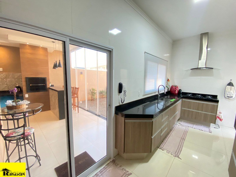 Casa de Condomínio com 3 quartos à venda, 190m² — foto 13 de 20