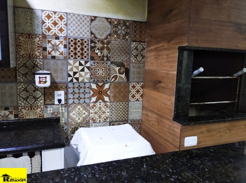 Casa com 3 quartos à venda, 111m² — foto 2 de 19