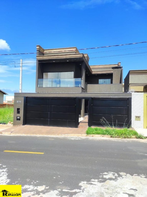 Casa com 3 quartos à venda, 200m² — foto 1 de 29
