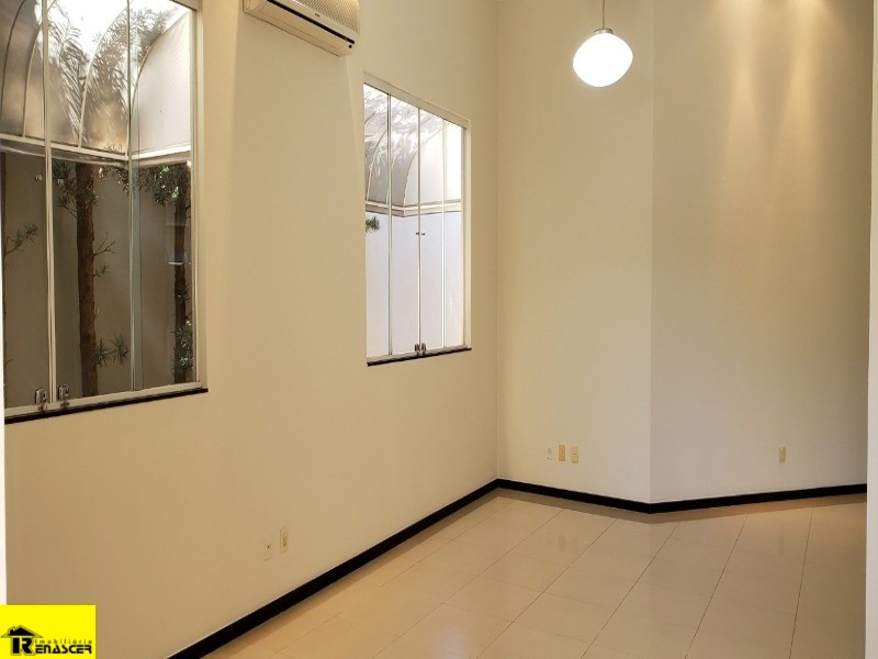 Casa de Condomínio com 3 quartos à venda e aluguel, 199m² — foto 4 de 23