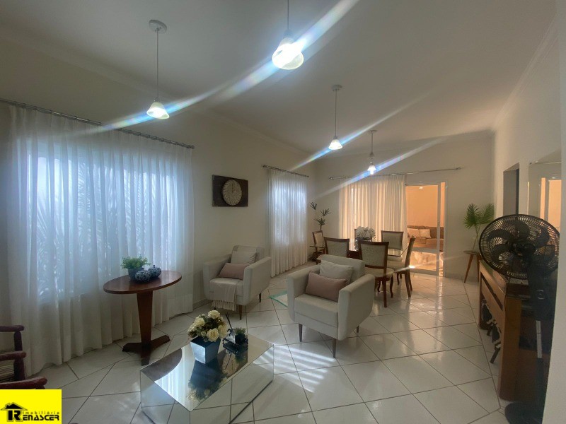 Casa de Condomínio com 4 quartos à venda, 220m² — foto 3 de 20