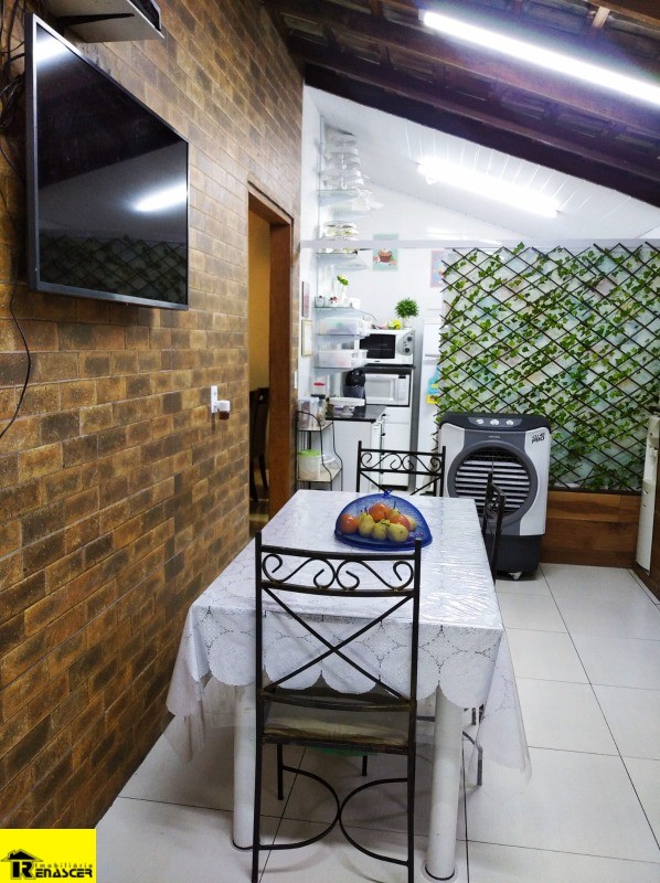 Casa com 3 quartos à venda, 111m² — foto 5 de 19
