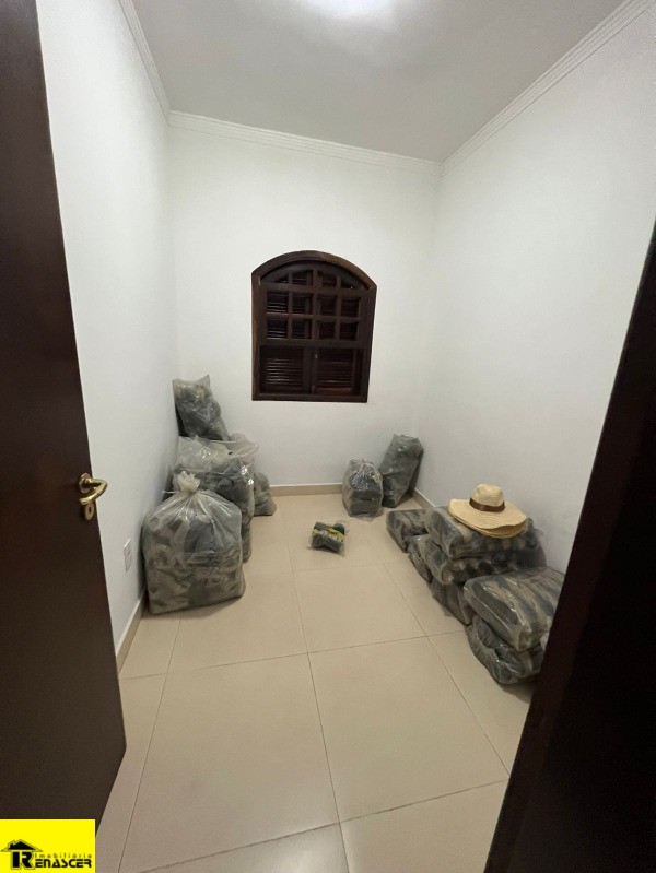 Casa com 3 quartos à venda, 136m² — foto 12 de 17