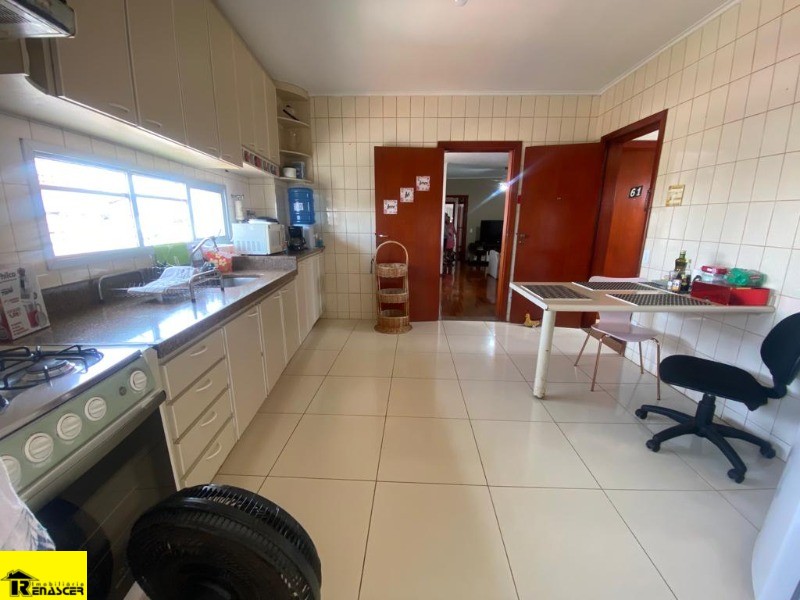 Apartamento com 3 quartos à venda, 137m² — foto 12 de 14