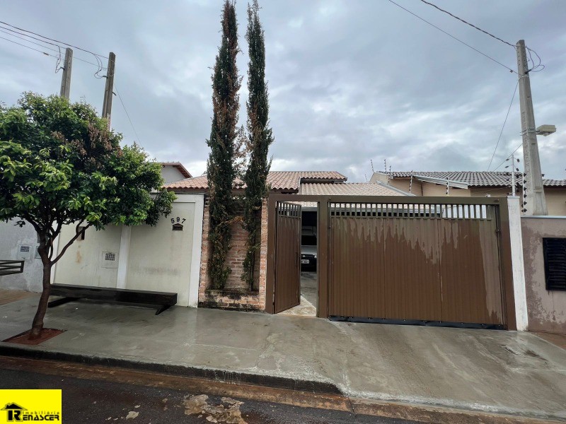 Casa com 3 quartos à venda, 136m² — foto 1 de 17