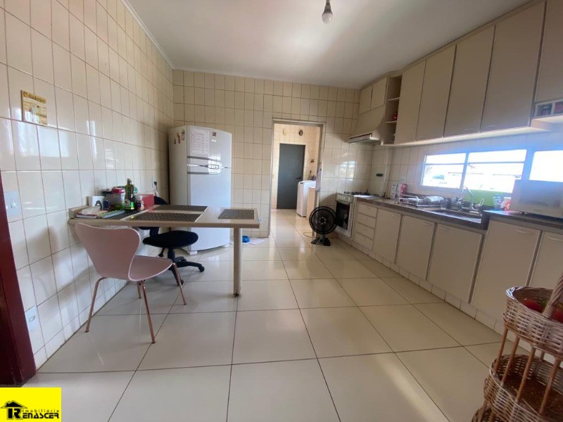 Apartamento com 3 quartos à venda, 137m² — foto 11 de 14